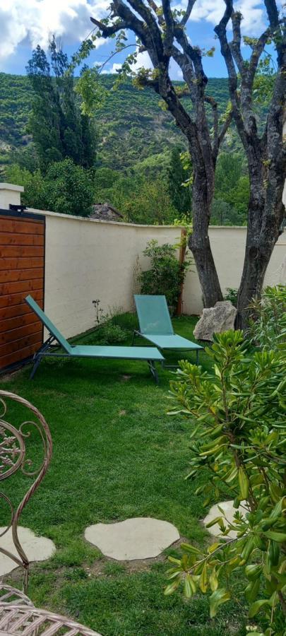 Alma Bella Bed & Breakfast Le Pegue Exterior foto